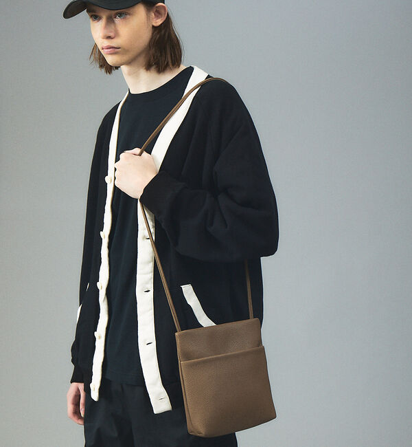 ABAHOUSE「ネオレザー コンパクト サコッシュ ショルダー バッグ」|ショルダー・メッセンジャー|グレージュ