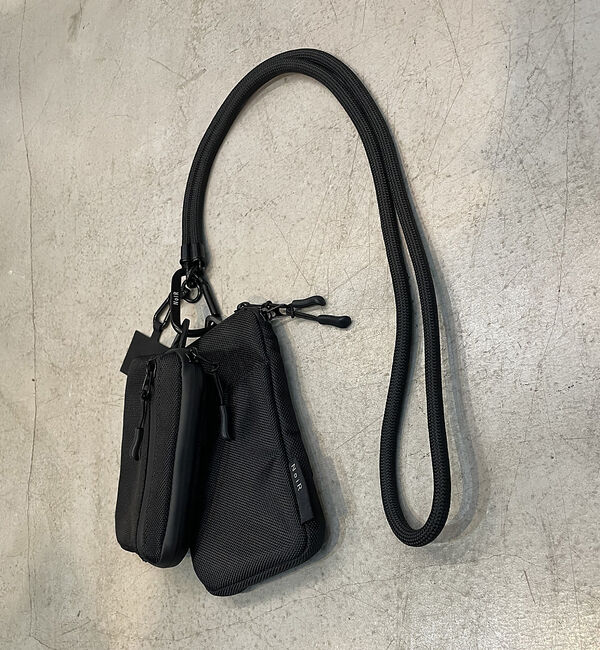 ABAHOUSE「【NoiR / ノアール】撥水加工 ロープショルダー スマホ マルチポーチ Tr」|ショルダー・メッセンジャー|