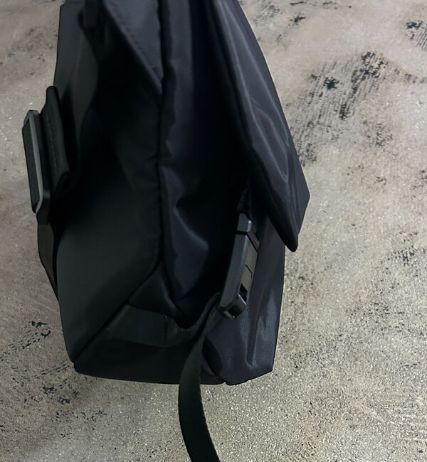 ABAHOUSE「【NoiR/ノアール】ComCompass messenger N25002/メ」|ショルダー・メッセンジャー|