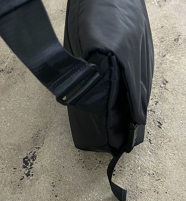 ABAHOUSE「【NoiR/ノアール】ComCompass messenger N25002/メ」|ショルダー・メッセンジャー|