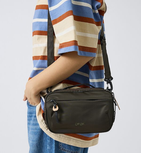 ABAHOUSE「【DsBk / ディーエスビーケー】 RECTANGLE SL SMALL ／シ」|ショルダー・メッセンジャー|カーキ