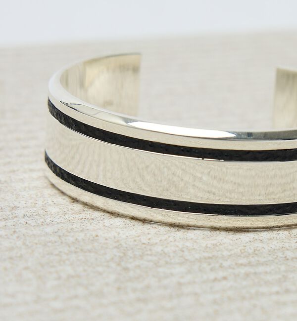 ABAHOUSE「【UNISEX】PARALLEL LINE WIDE BANGLE / パラレル」|ブレスレット・バングル|