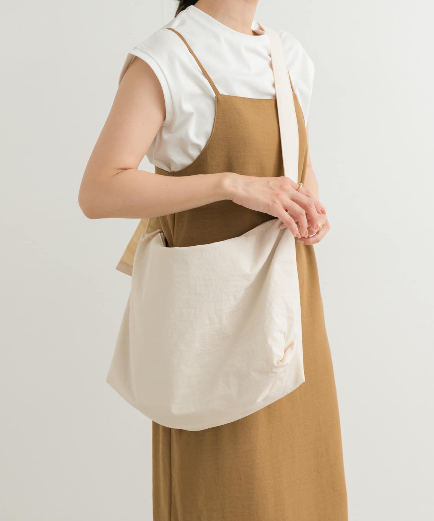 URBAN RESEARCH DOORS「ウォッシャブルショルダーバッグ」|ショルダー・メッセンジャー|アイボリー