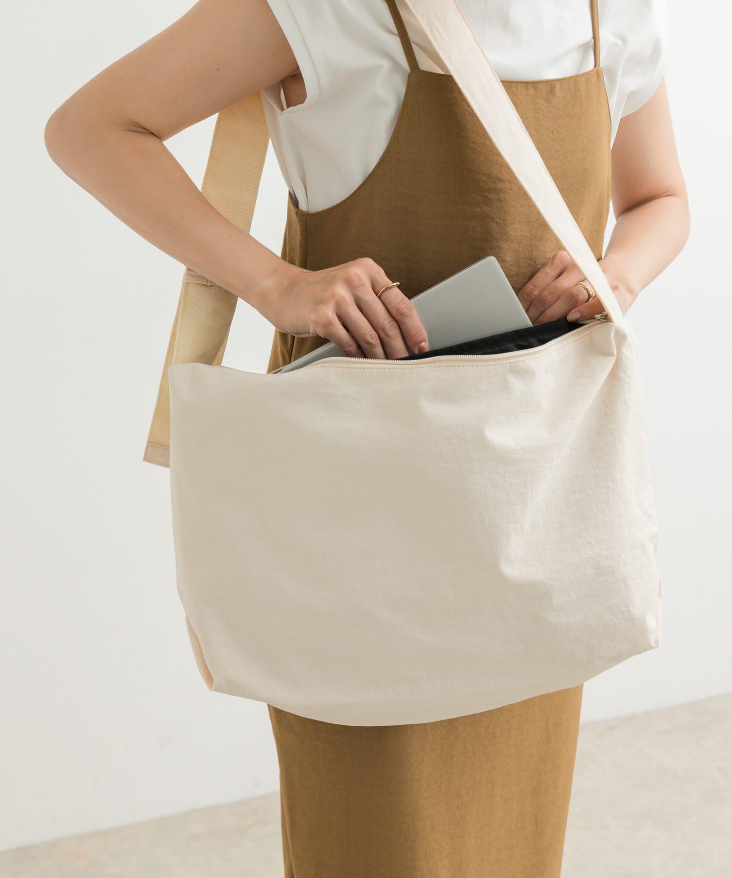 URBAN RESEARCH DOORS「ウォッシャブルショルダーバッグ」|ショルダー・メッセンジャー|