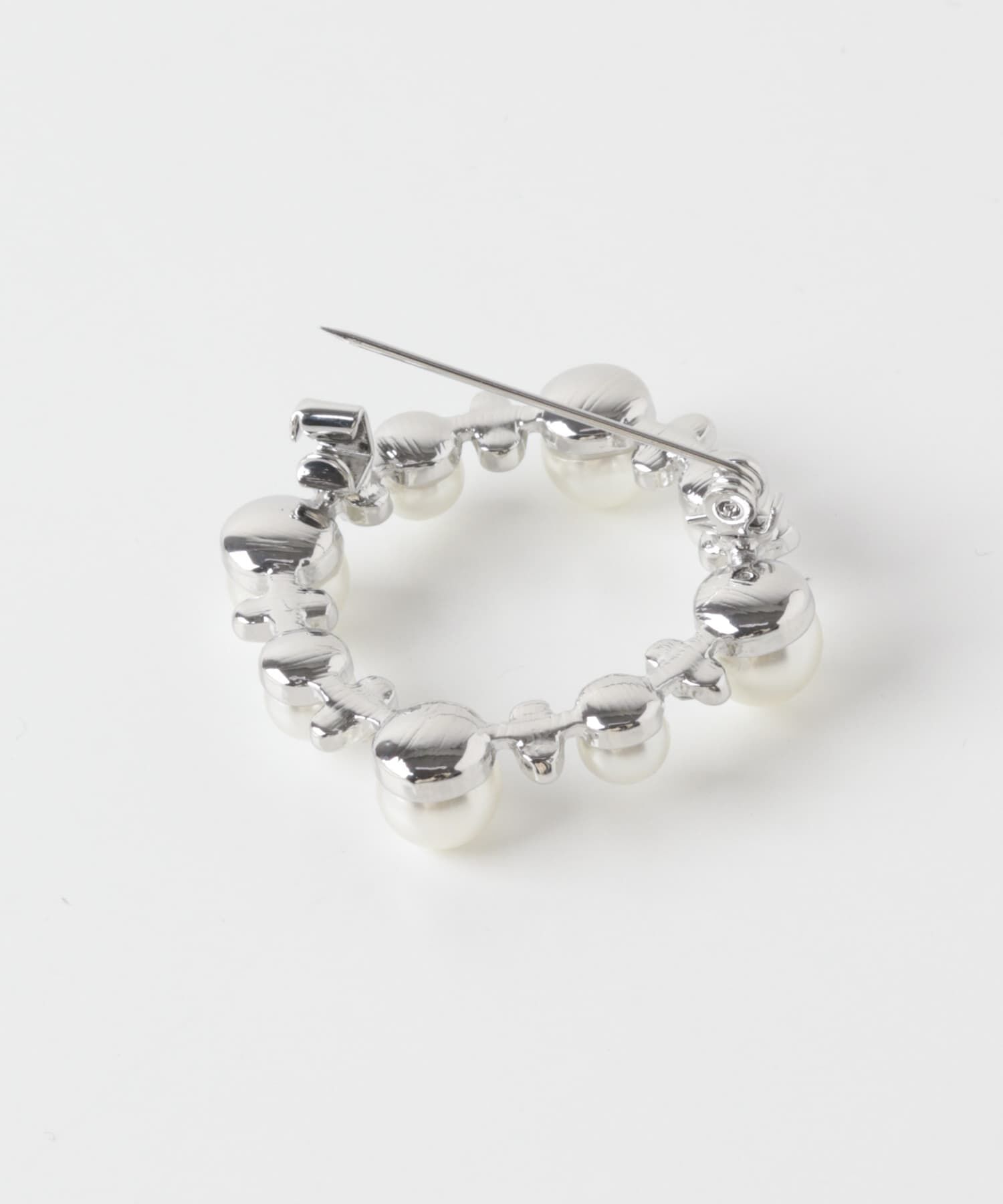 SMELLY「パールビジューラウンドブローチ」|ブローチ・コサージュ|