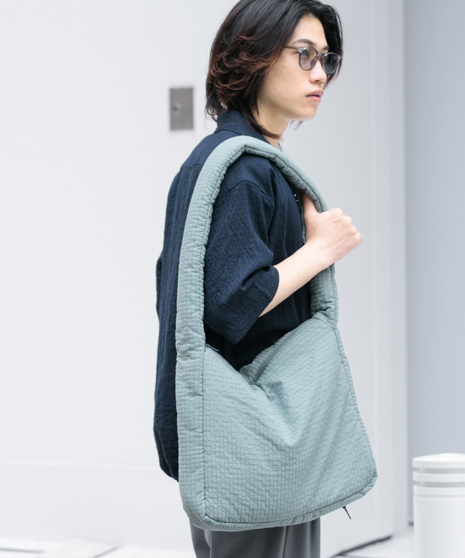 SENSE OF PLACE by URBAN RESEARCH「パデッドビッグショルダーB」|ショルダー・メッセンジャー|グリーン