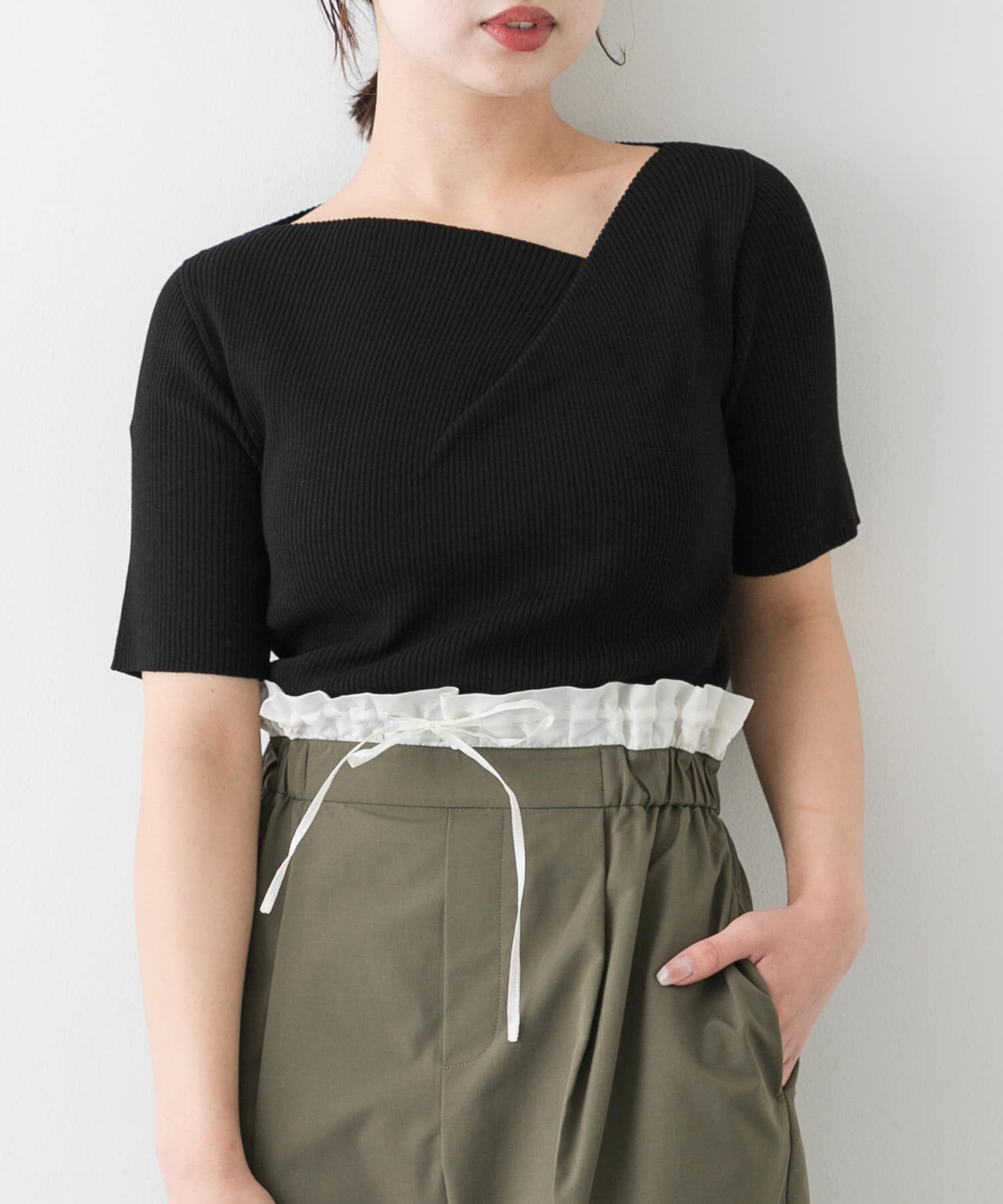 SENSE OF PLACE by URBAN RESEARCH「『一部WEB限定カラー』アシメネックハーフスリーブセーター」|ニット・セーター|ブラック