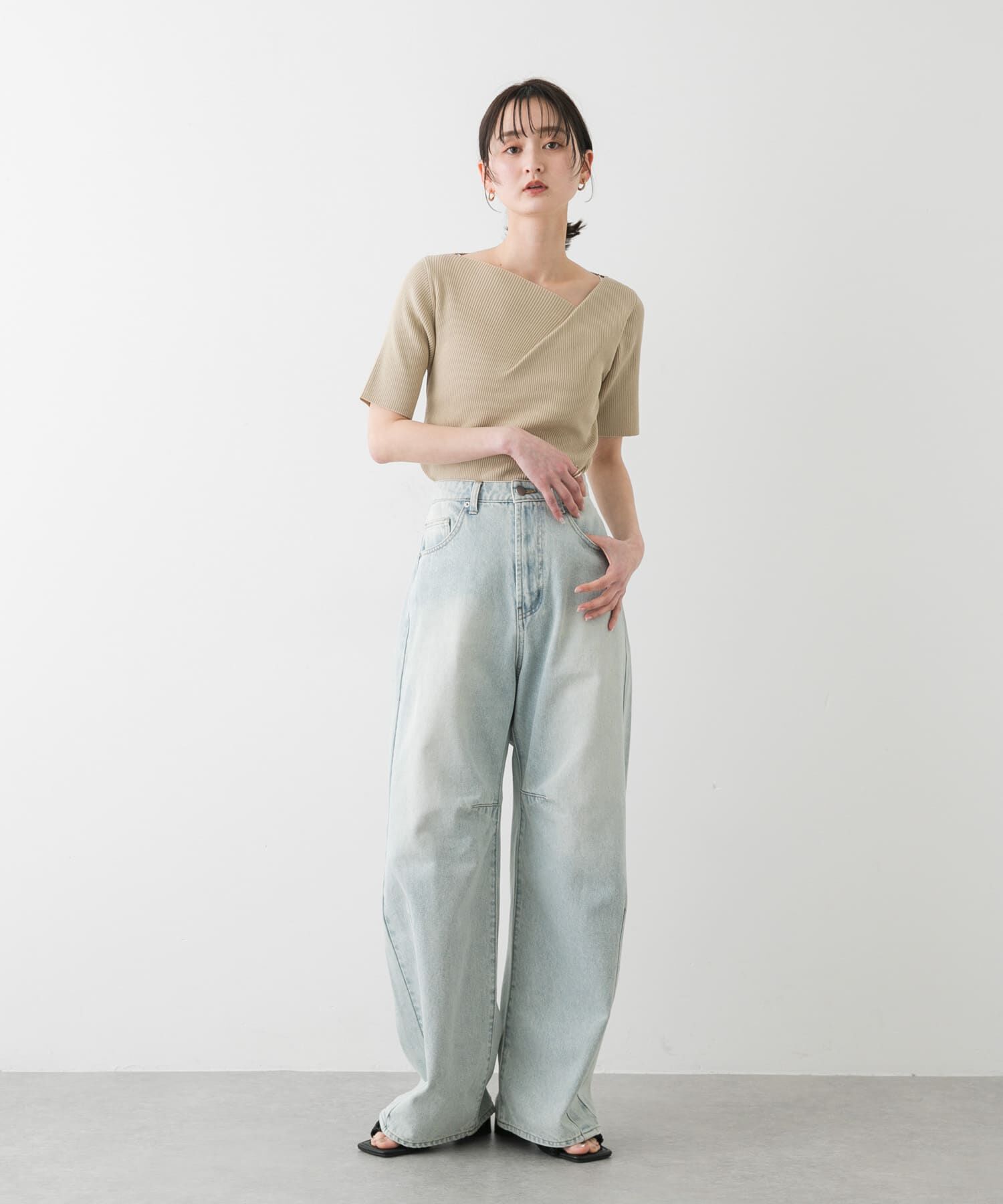 SENSE OF PLACE by URBAN RESEARCH「『一部WEB限定カラー』アシメネックハーフスリーブセーター」|ニット・セーター|