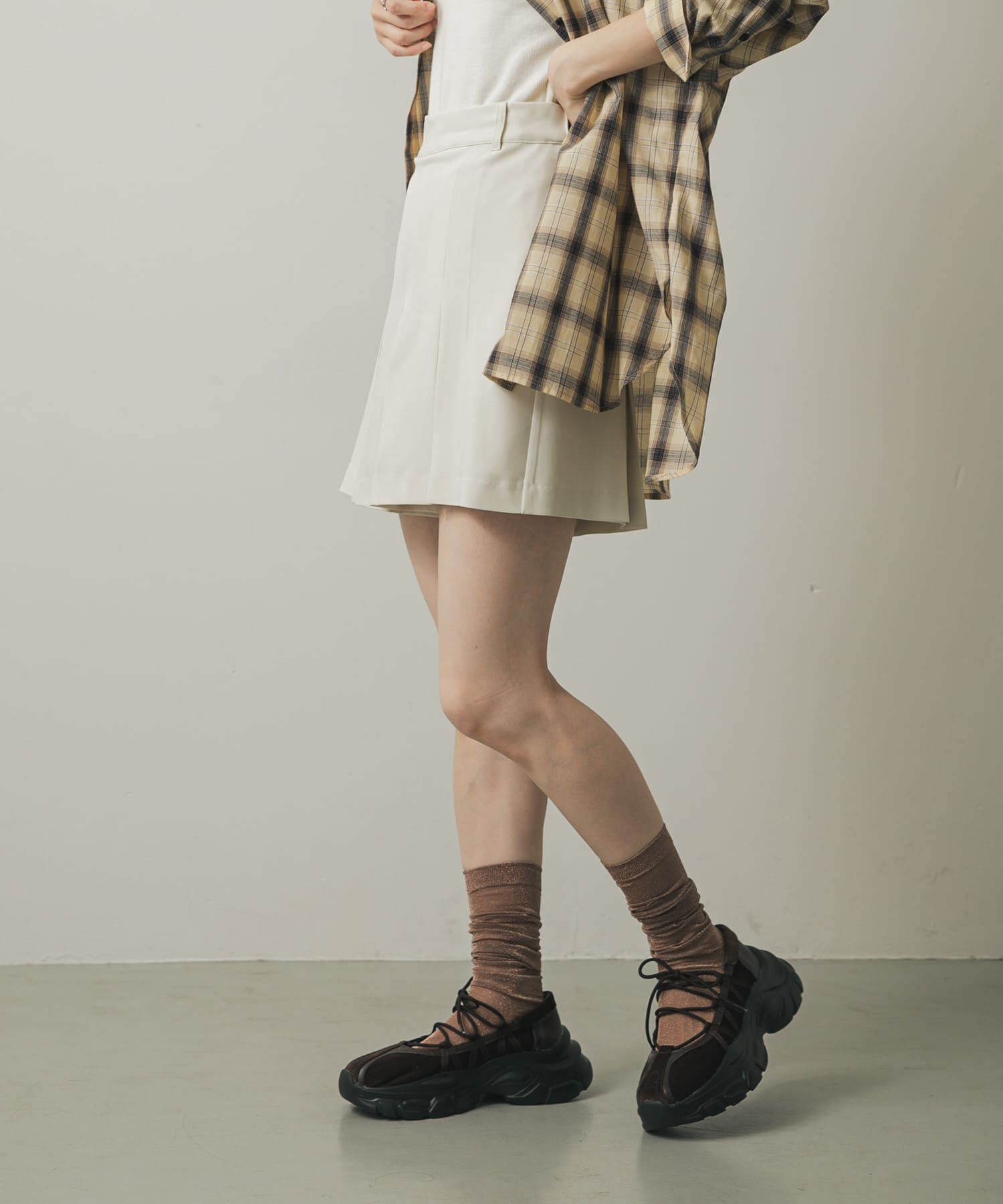 SENSE OF PLACE by URBAN RESEARCH「タックショートパンツ」|その他|アイボリー