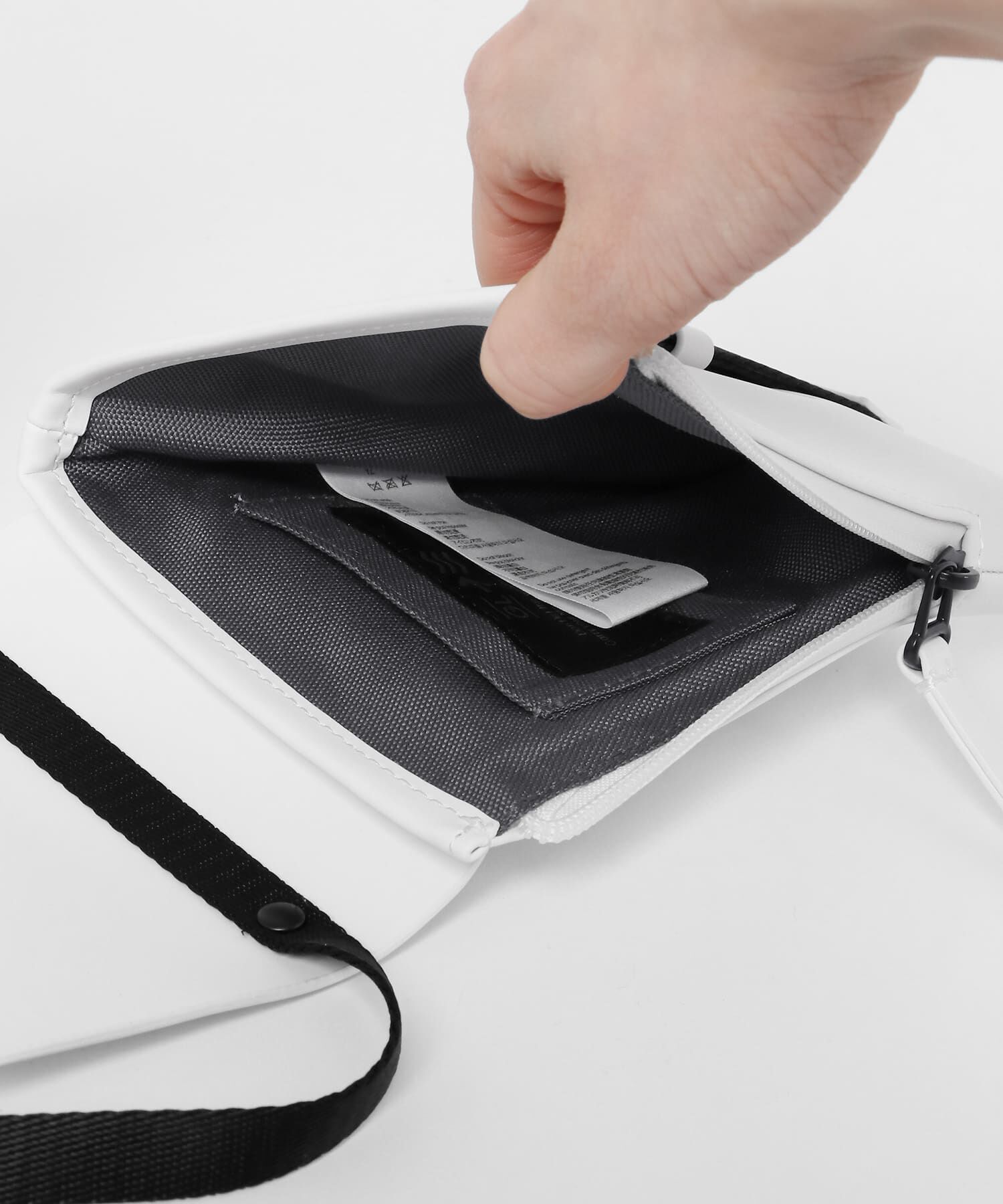 SENSE OF PLACE by URBAN RESEARCH「GASTON LUGA　SplashMini Crossbody」|ショルダー・メッセンジャー|