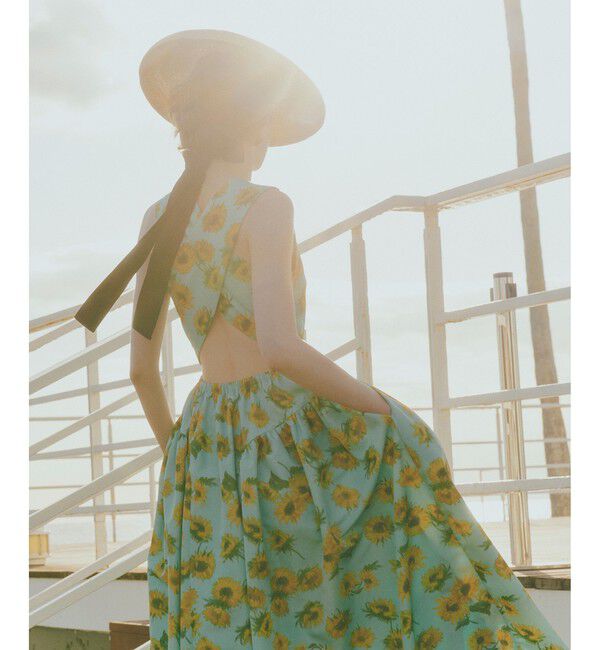 LOULOU WILLOUGHBY「【LOULOU WILLOUGHBY】サンフラワープリントバッククロスワンピース」|ワンピース|