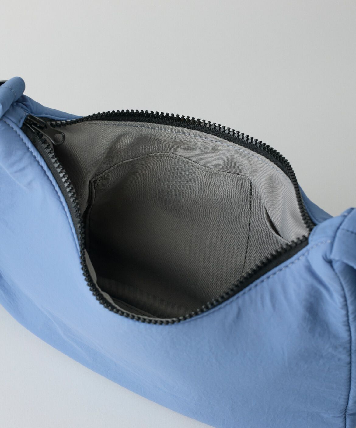 DAY by DAY it&rsquo;s international「ナイロンショルダーバッグ」|ショルダー・メッセンジャー|