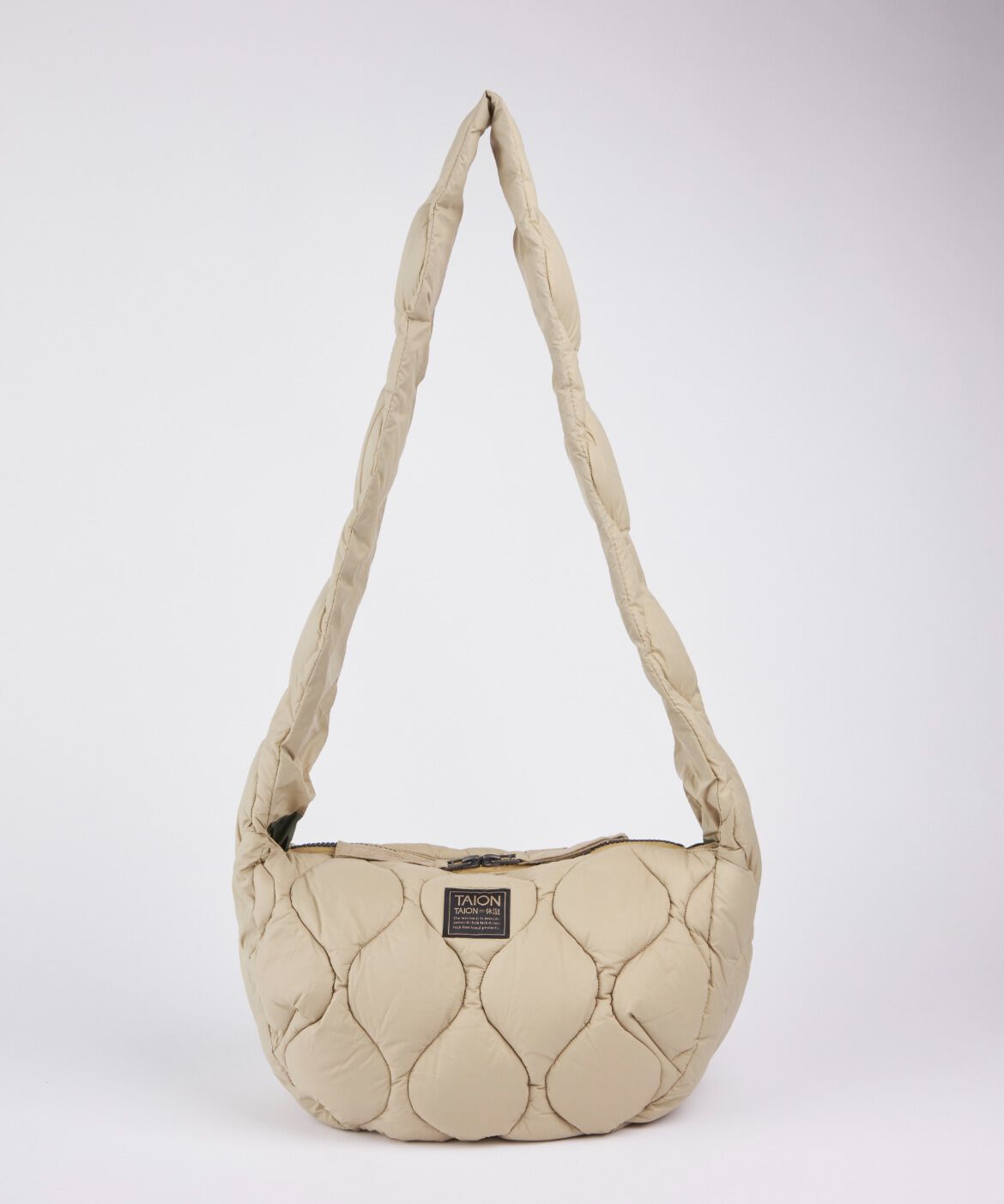 DAY by DAY it&rsquo;s international「ﾐﾘﾀﾘｰ ﾊﾞﾅﾅｼｮﾙﾀﾞｰ ﾀﾞｳﾝﾊﾞｯｸﾞM-ｿﾌﾄｼｪﾙ 《TA」|ショルダー・メッセンジャー|