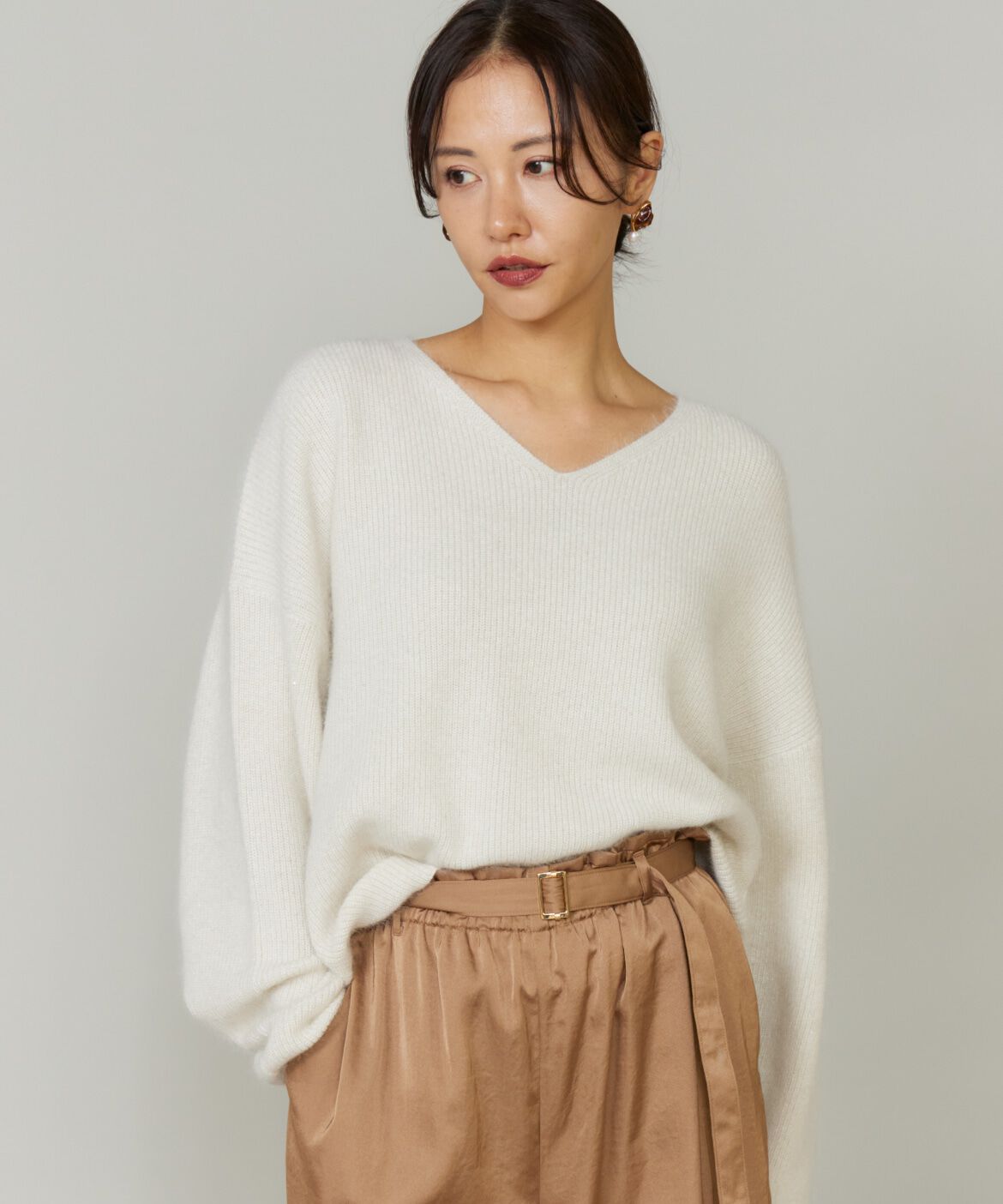 Le Souk「スパンコールVネックニットプルオーバー」|ニット・セーター|オフホワイト1