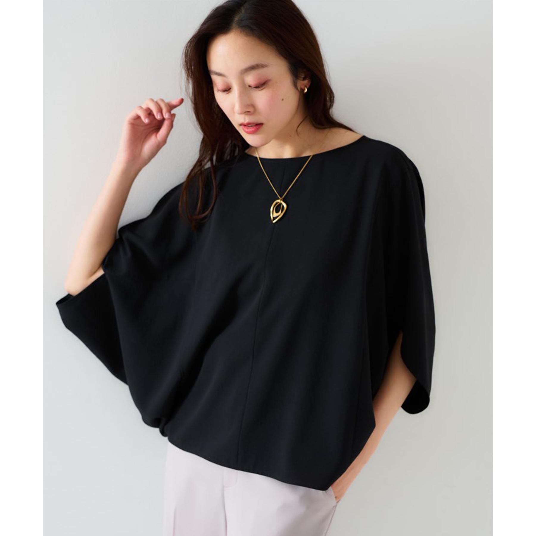 UNTITLED「【セットアップ可/接触冷感/イージーケア/体型カバー】リラクミスト モモンガブラウス」|シャツ・ブラウス|ブラック(019)