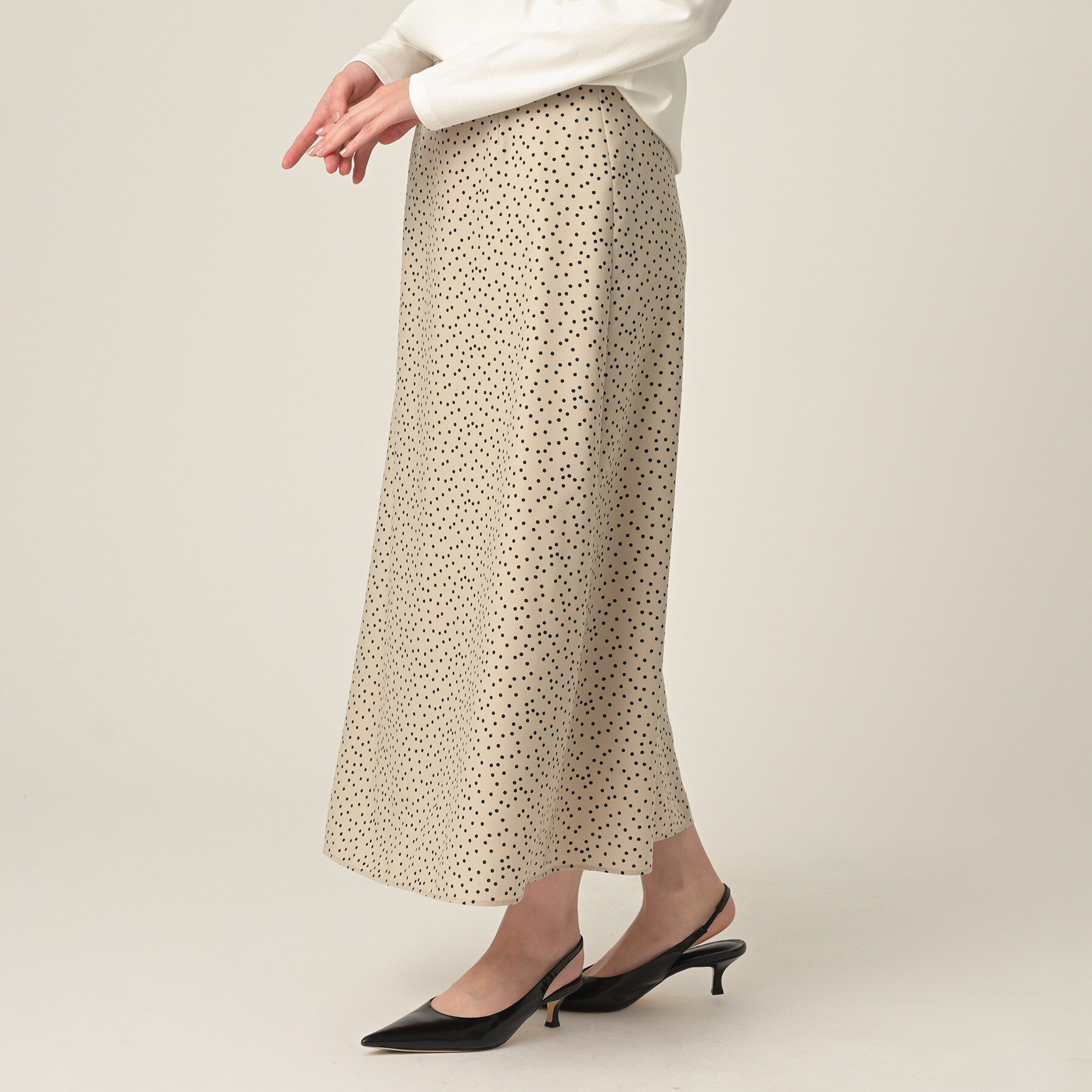 UNTITLED「【セットアップ可/後ろウエストゴム】ランダムドットスカート」|スカート|