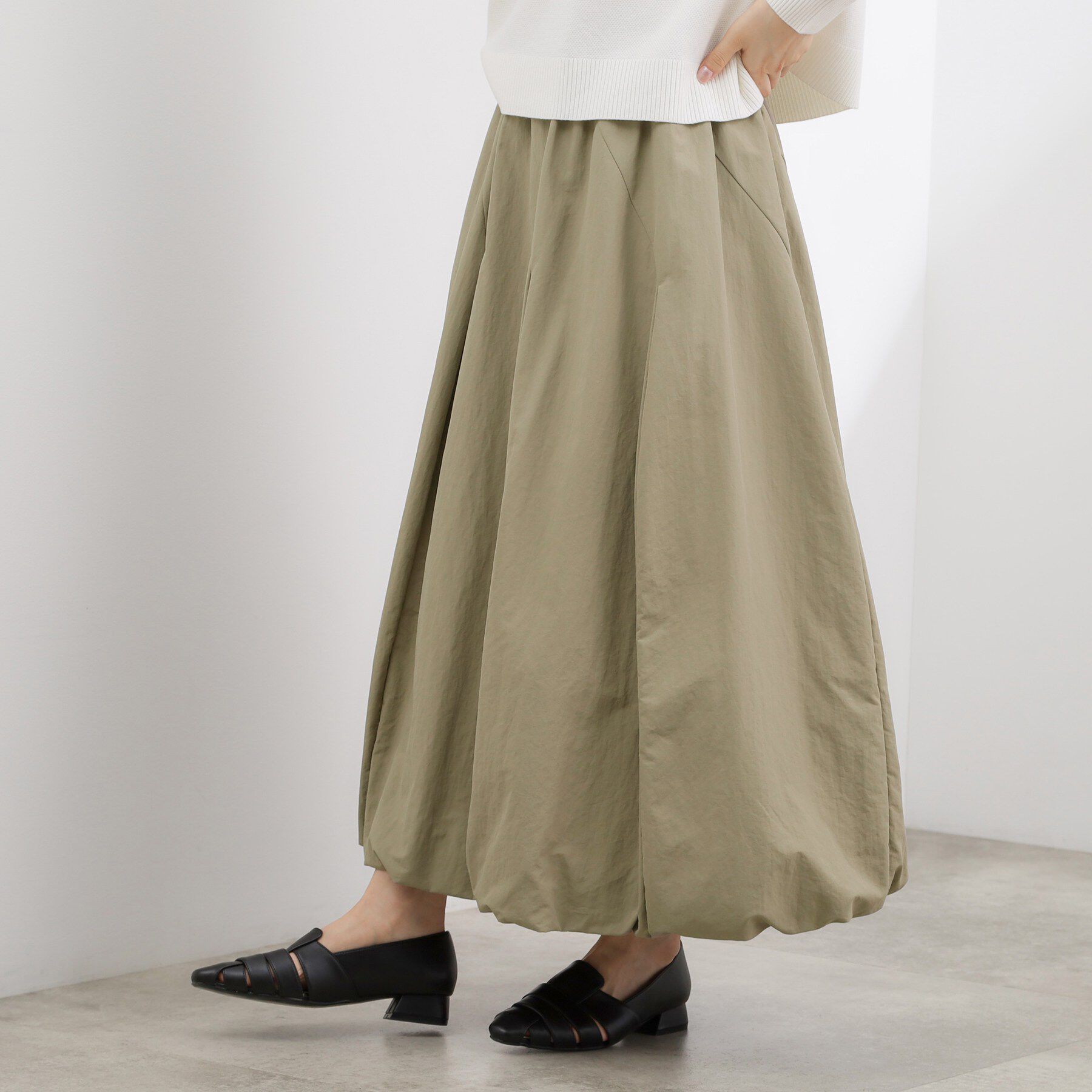 grove「軽やかに揺れて、旬のムードを纏う エスカルゴバルーンスカート」|スカート|カーキ(027)