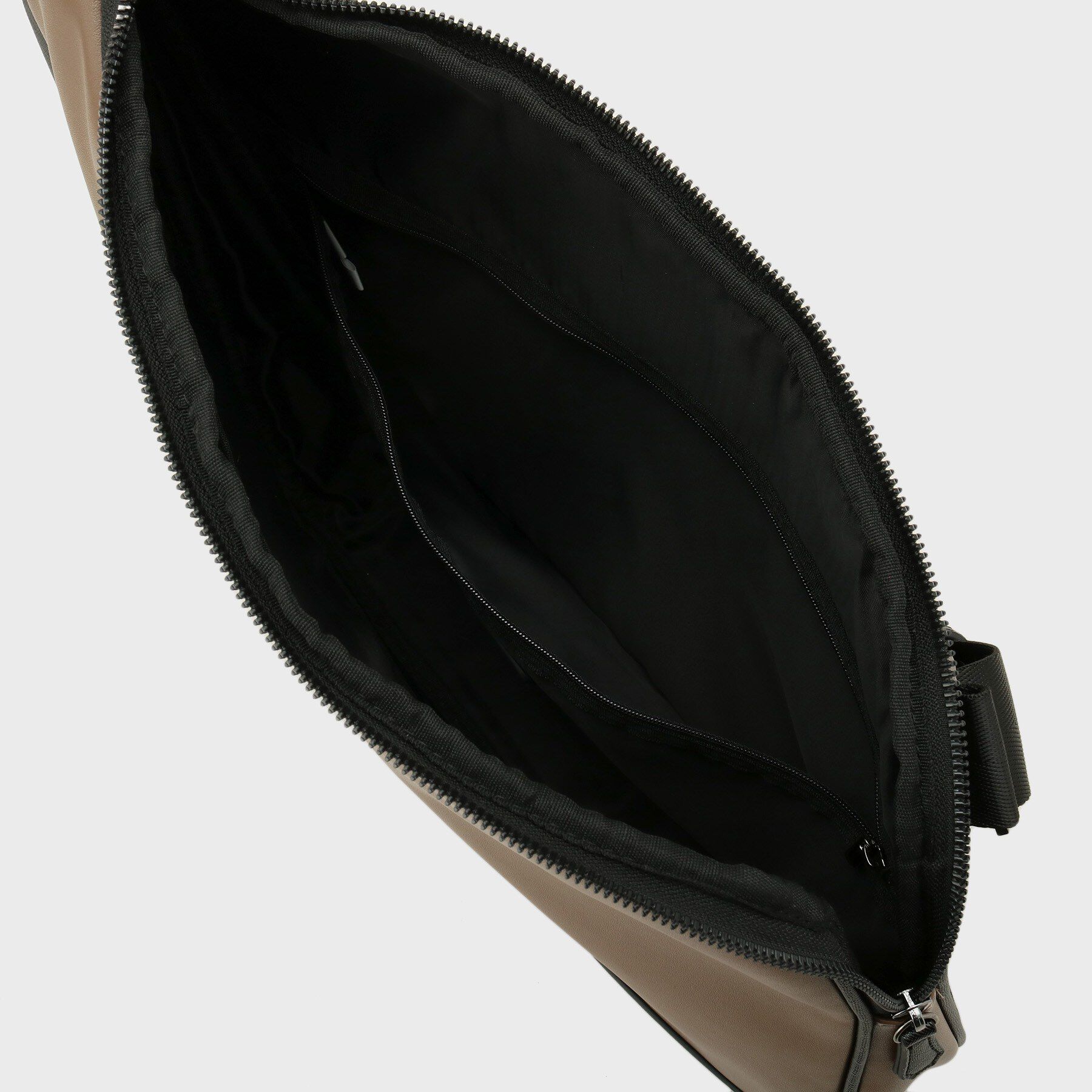 TAKEO KIKUCHI「【ペットボトル、ガジェット収納】エディターズショルダー」|ショルダー・メッセンジャー|