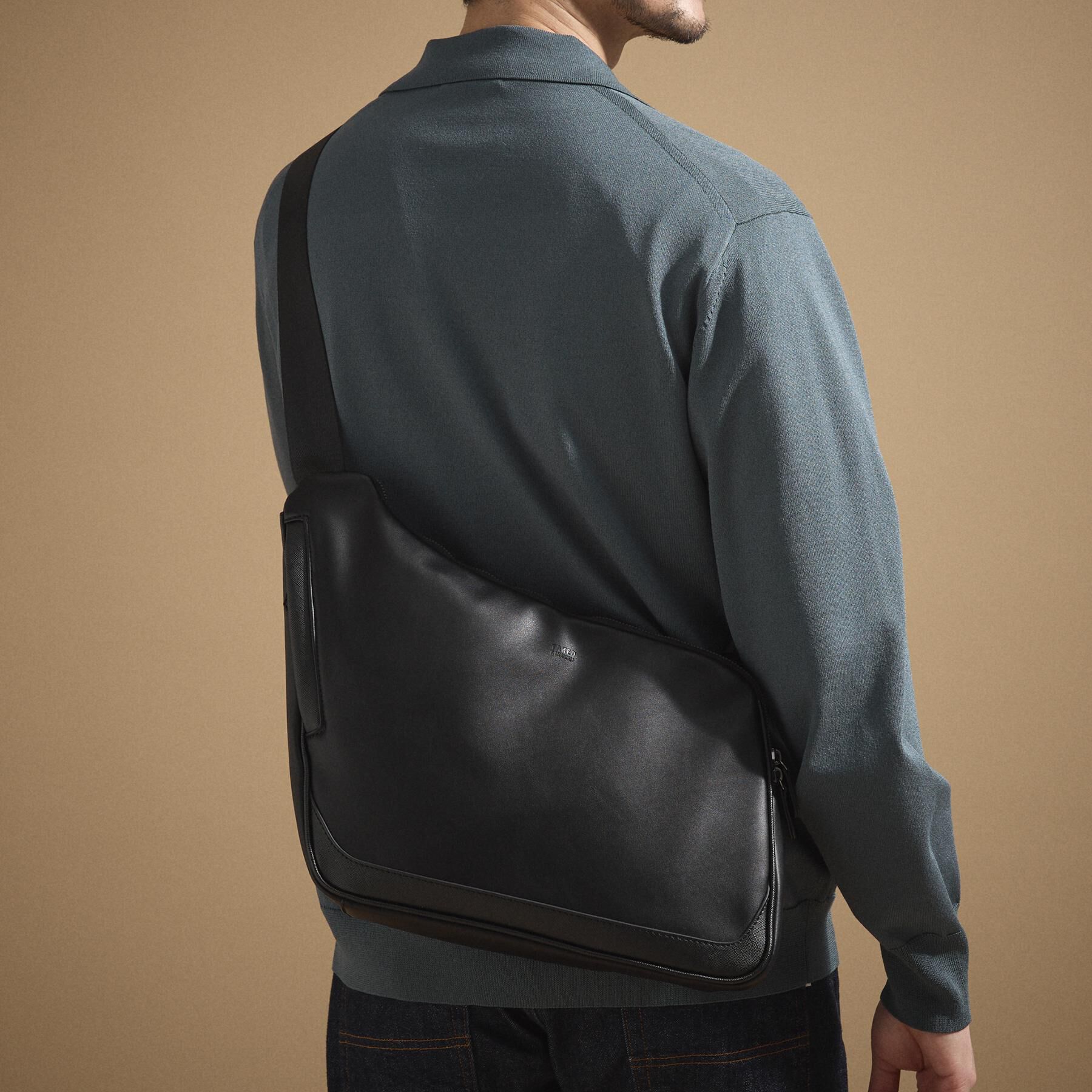 TAKEO KIKUCHI「【ペットボトル、ガジェット収納】エディターズショルダー」|ショルダー・メッセンジャー|