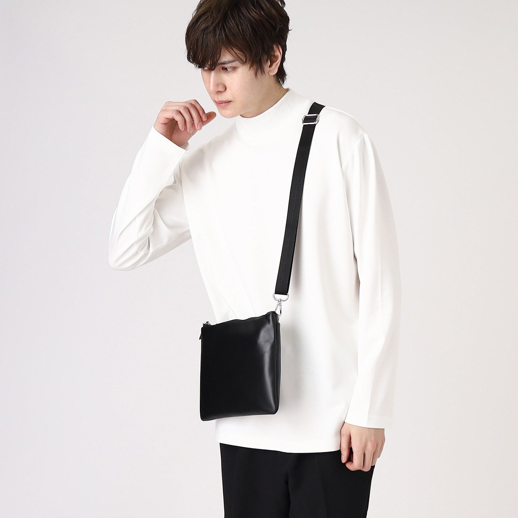 tk.TAKEO KIKUCHI「【WEB限定】レザー2WAYサコッシュバッグ」|ショルダー・メッセンジャー|