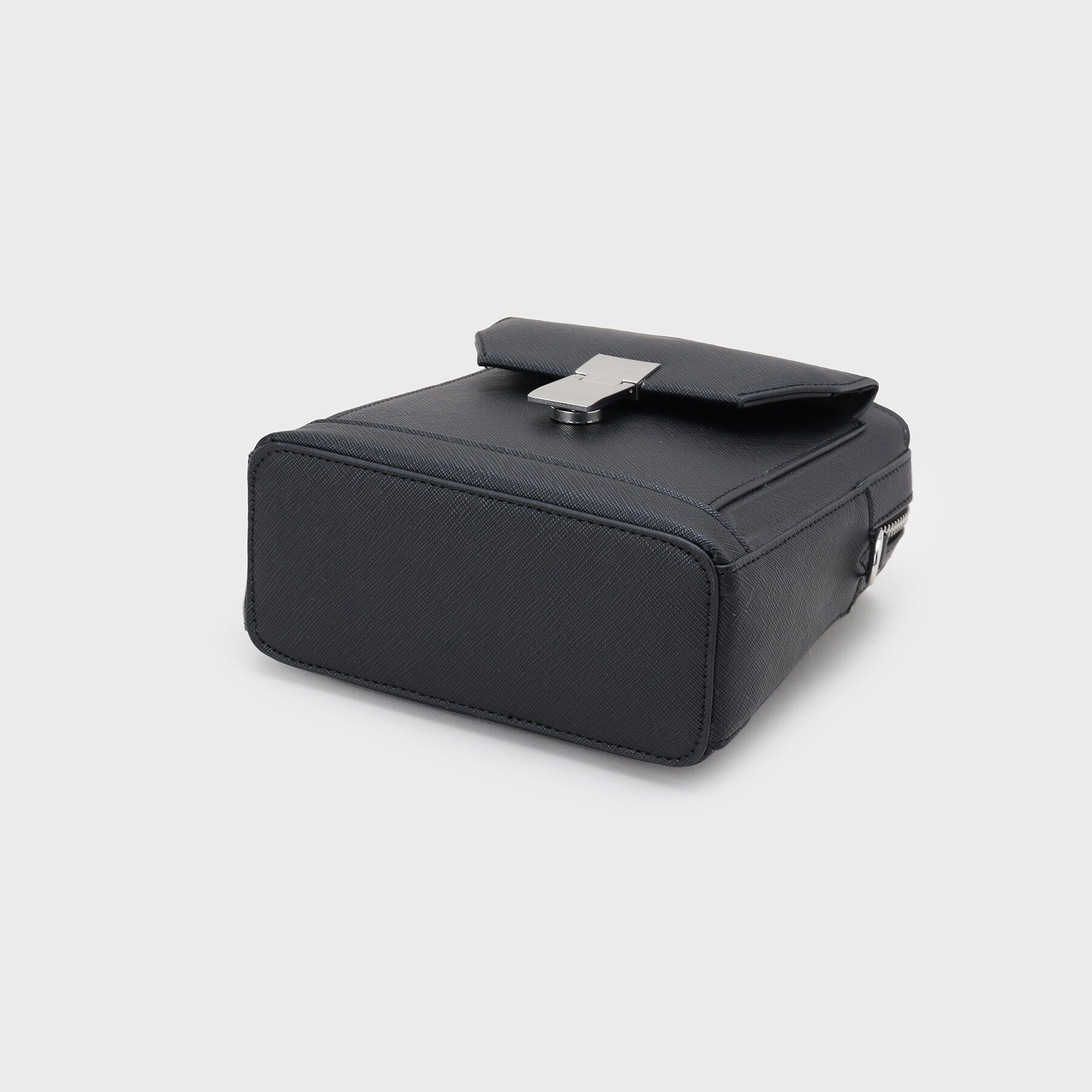 tk.TAKEO KIKUCHI「ポケットアオリショルダー」|ショルダー・メッセンジャー|