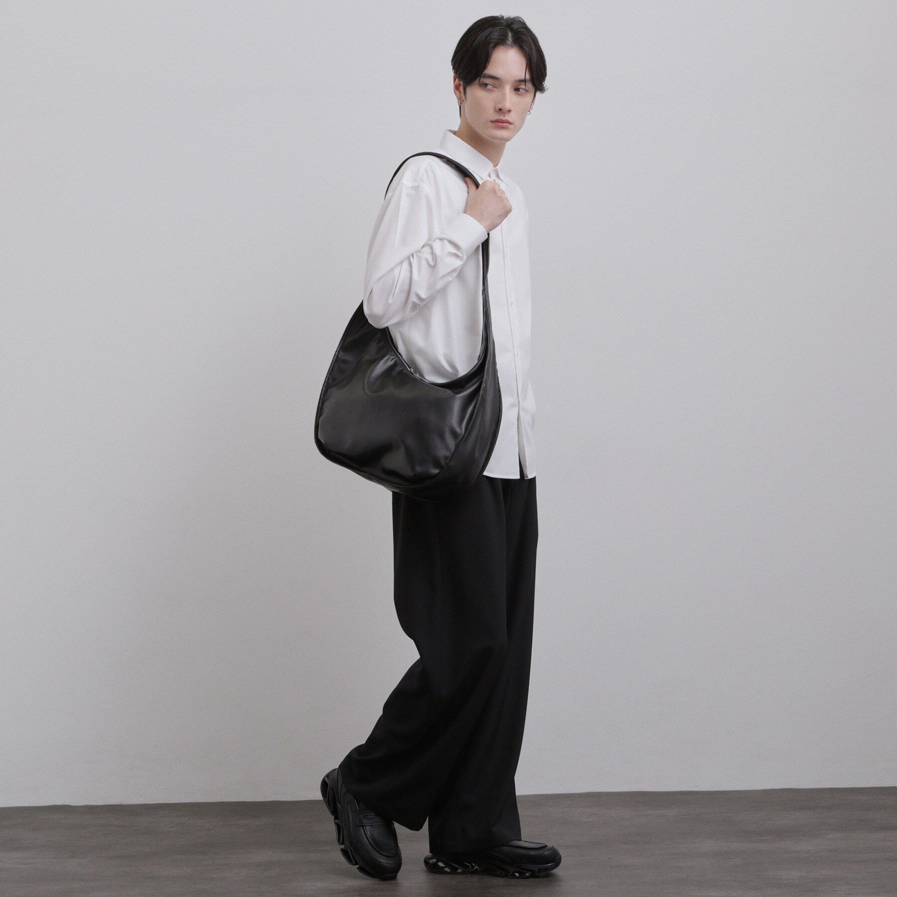 tk.TAKEO KIKUCHI「カーブワンショルダーバッグ」|ショルダー・メッセンジャー|