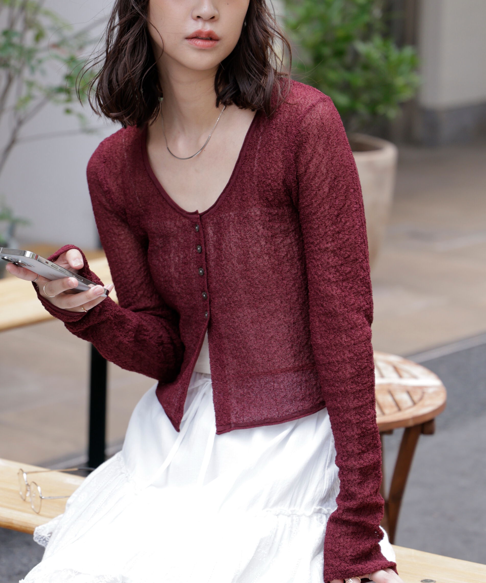  「シアーラウンドネックニットカーディガン」|ニット・セーター|ボルドー