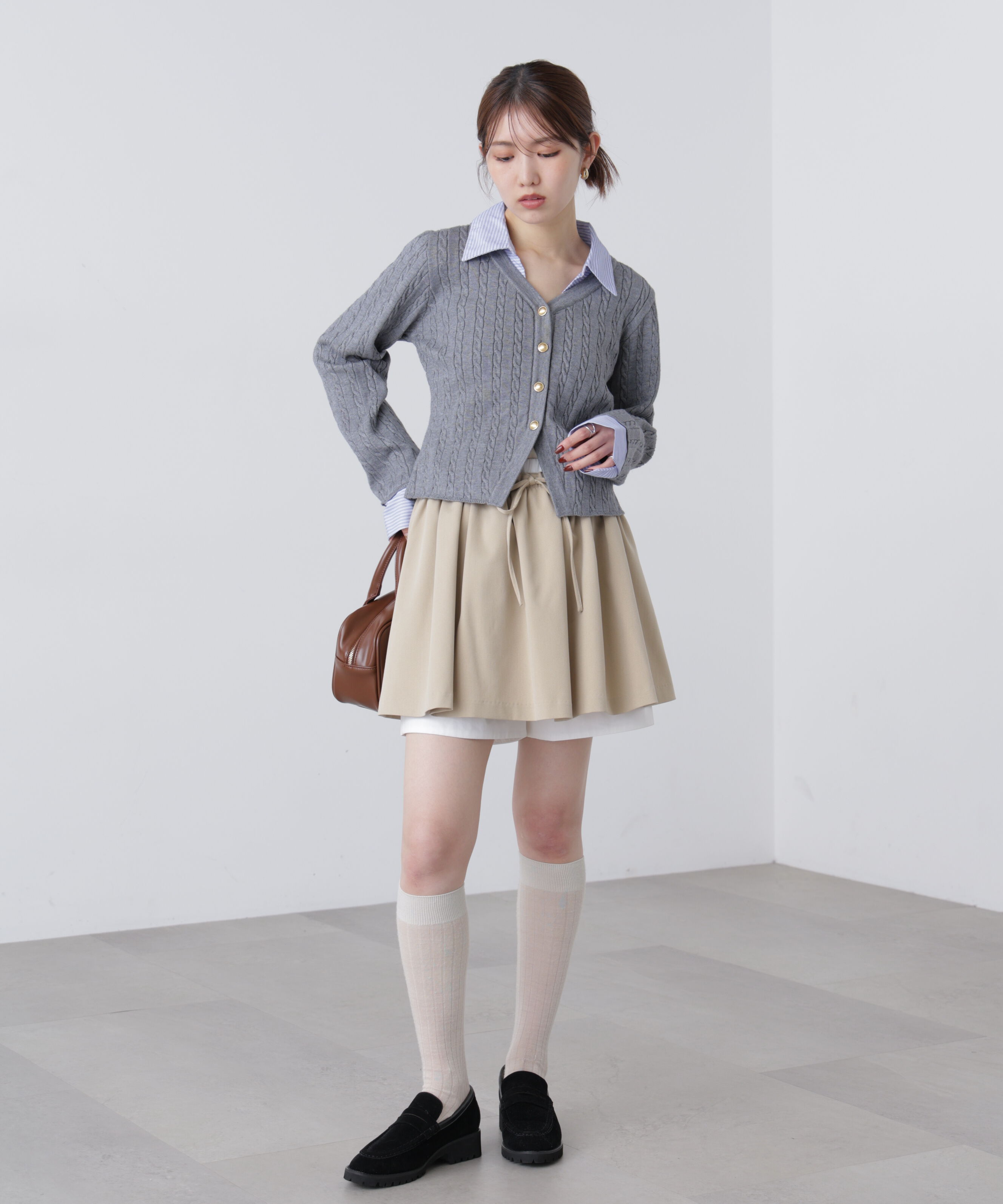  「シャツレイヤードゴールドボタンニット」|ニット・セーター|