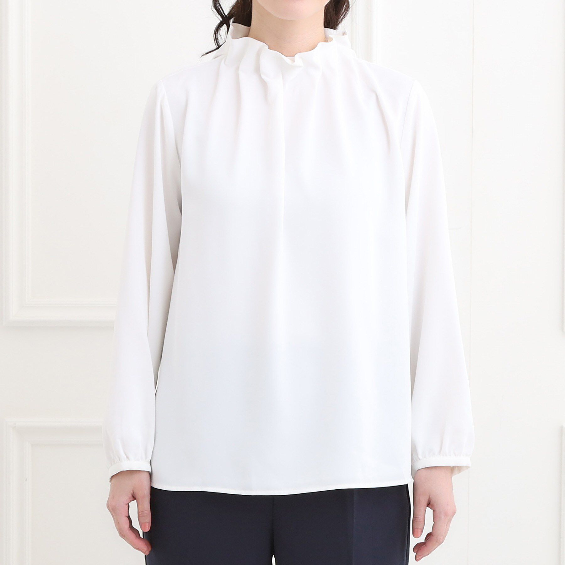 SHOO･LA･RUE「【洗濯機可/S-3L】上品で華やか スタンドフリルブラウス」|シャツ・ブラウス|