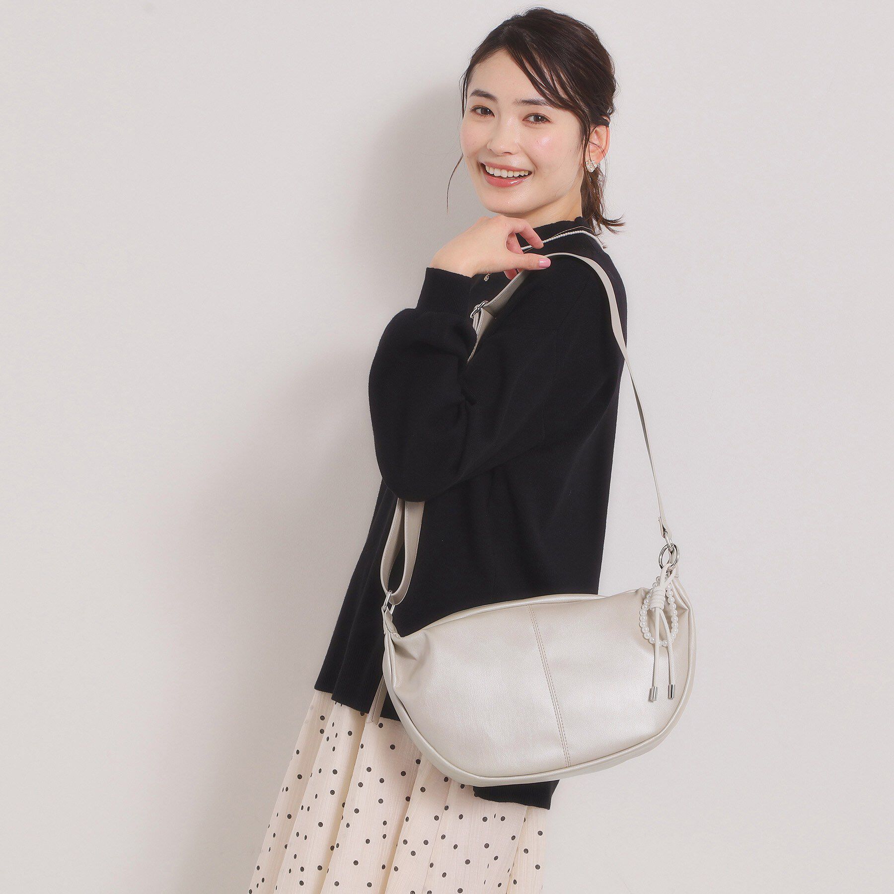 ITS&rsquo;DEMO「パール調チャーム付きショルダー」|ショルダー・メッセンジャー|