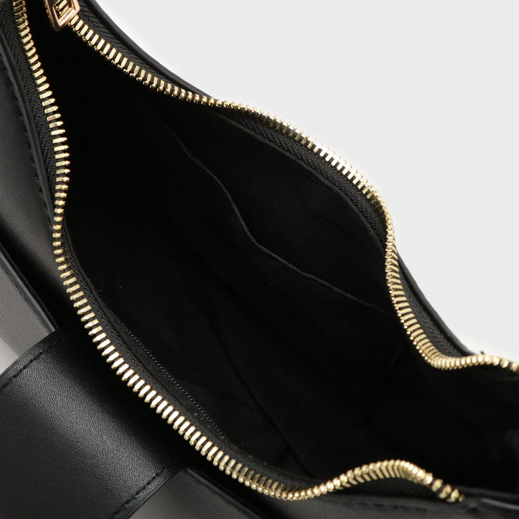 Ober Tashe「フロントバッグル2WAYショルダー」|ショルダー・メッセンジャー|