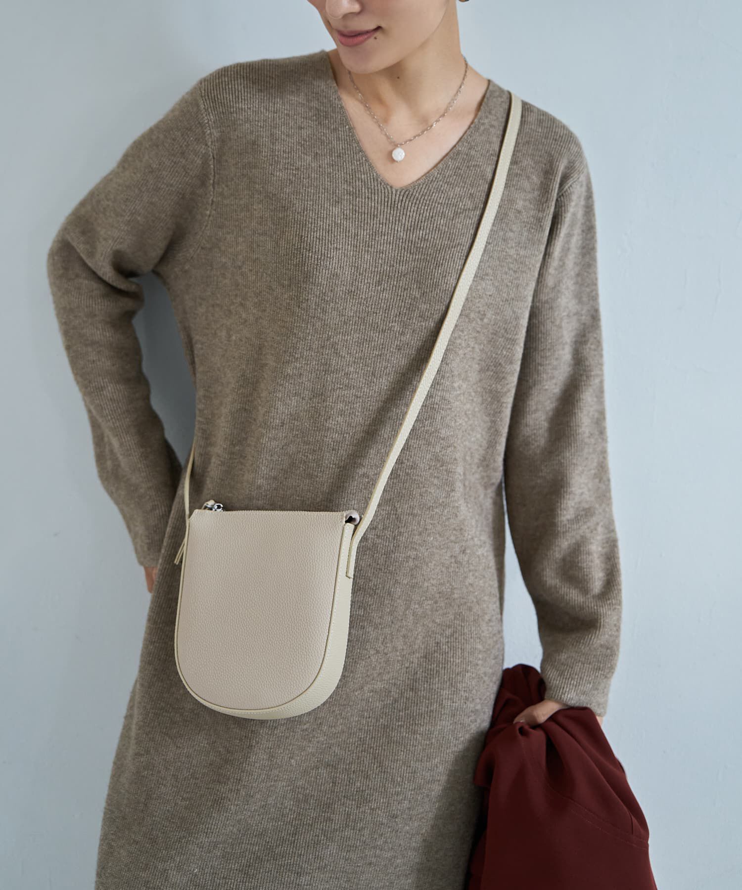 STYLE DELI「【DELI by】本革スマートショルダーポーチ」|ショルダー・メッセンジャー|グレージュ