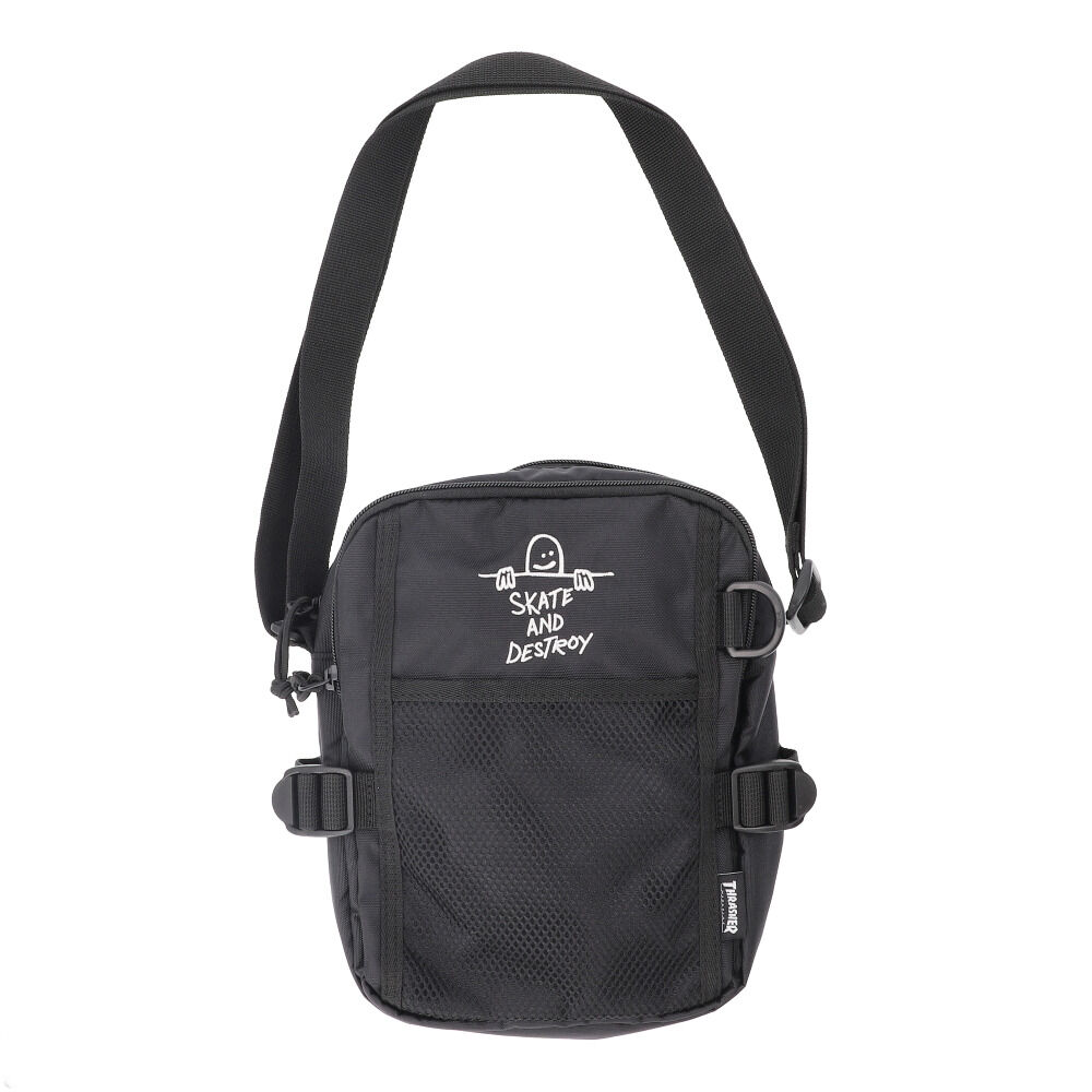 BACKYARD FAMILY「スラッシャー ショルダーバッグ THRASHER THR-300 通販 縦型ショルダーバッグ」|ショルダー・メッセンジャー|ブラック2