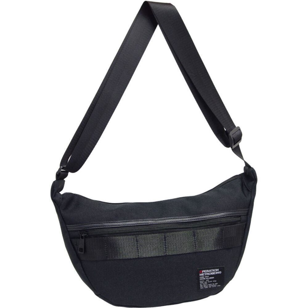 BACKYARD FAMILY「ショルダーバッグ 目弓型 通販 ショルダーバック ショルダー 斜めかけ カジュアルバッグ」|ショルダー・メッセンジャー|ブラック1