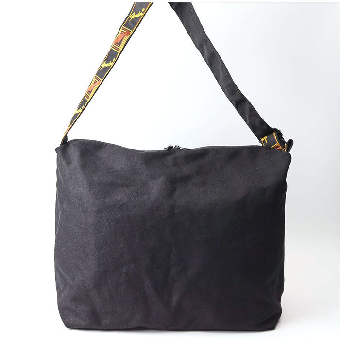 BACKYARD FAMILY「fender フェンダー バッグ 950-6004 通販 ショルダーバッグ ボディバッグ」|ショルダー・メッセンジャー|