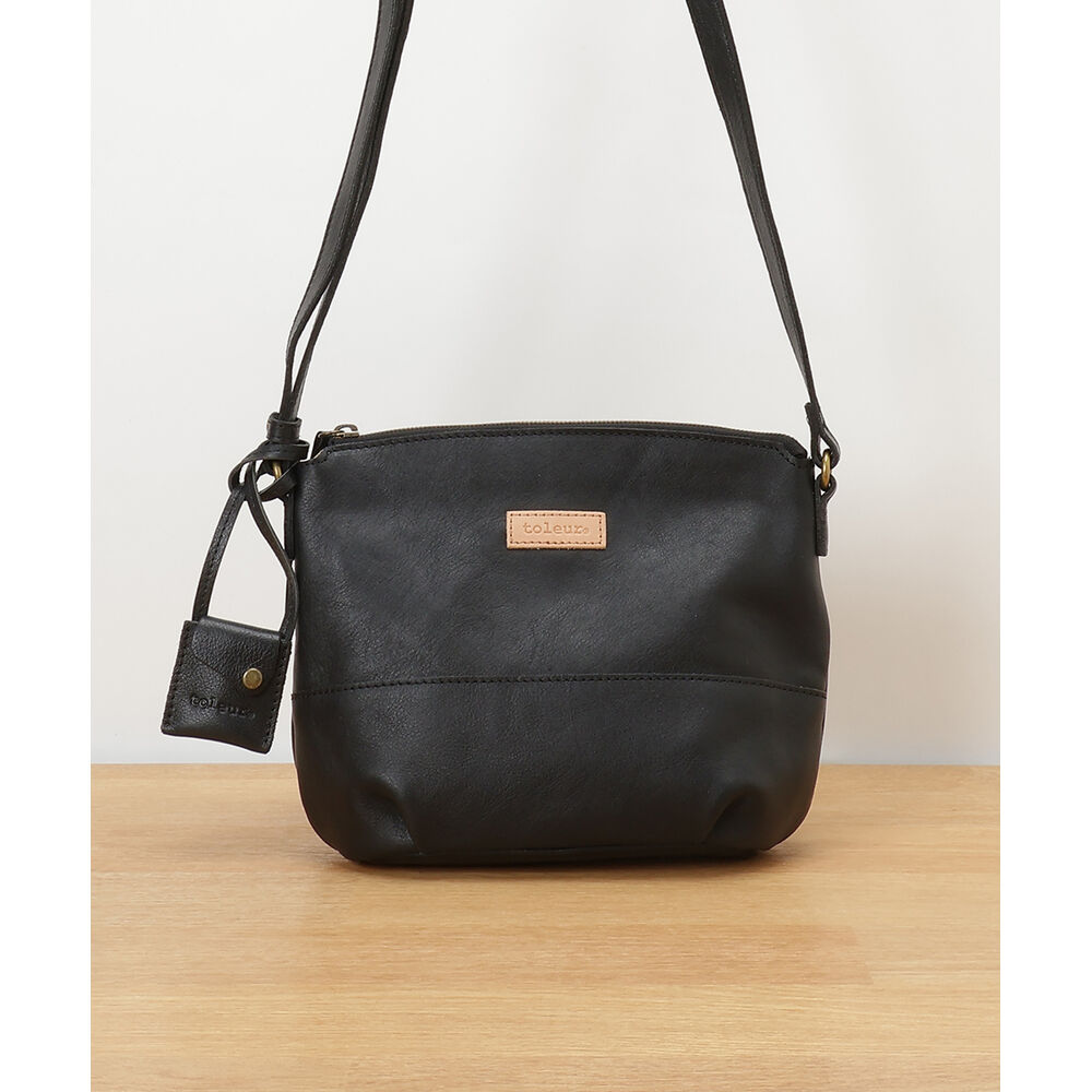BACKYARD FAMILY「ショルダーバッグ レディース レザー 通販 toleur レザーバッグ バック 牛革 肩掛け」|ショルダー・メッセンジャー|ブラック1
