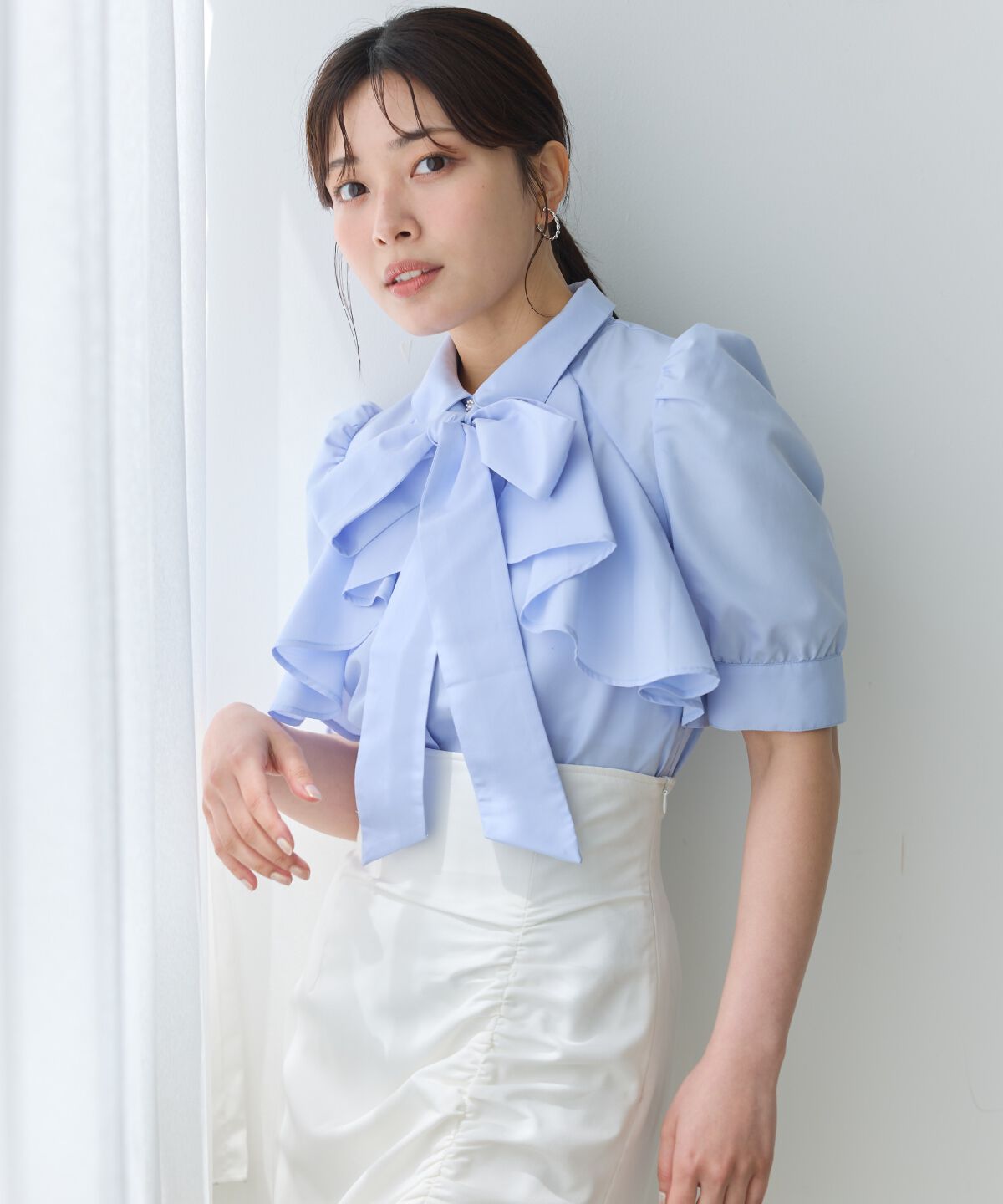 アンドクチュール「ビジューボタンフリルブラウス」|シャツ・ブラウス|