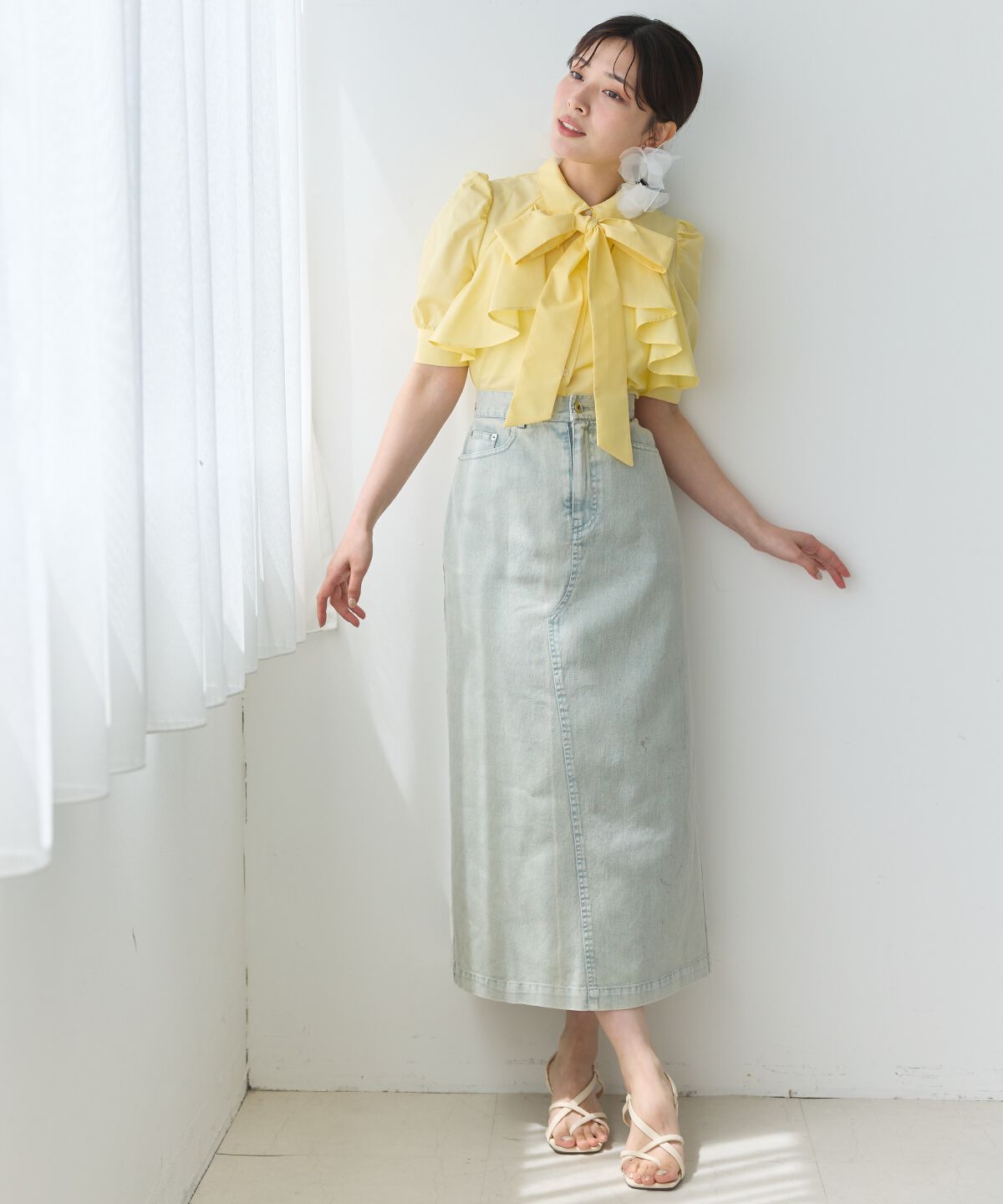 アンドクチュール「ビジューボタンフリルブラウス」|シャツ・ブラウス|