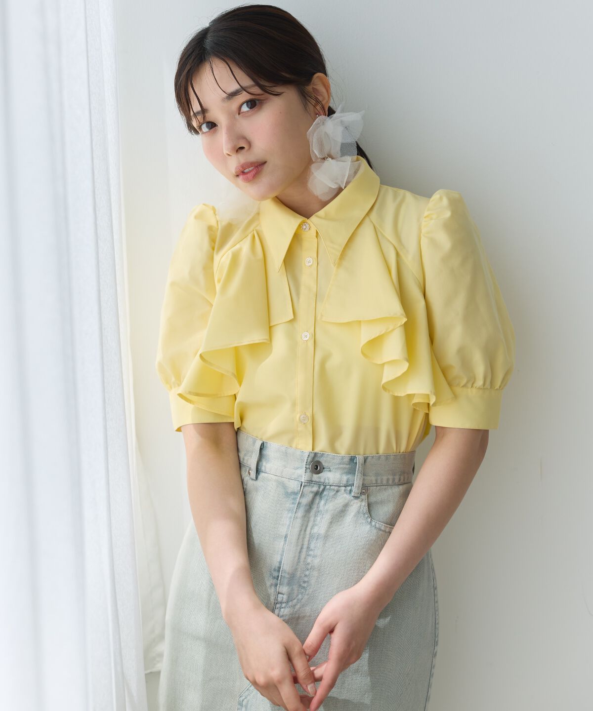 アンドクチュール「ビジューボタンフリルブラウス」|シャツ・ブラウス|