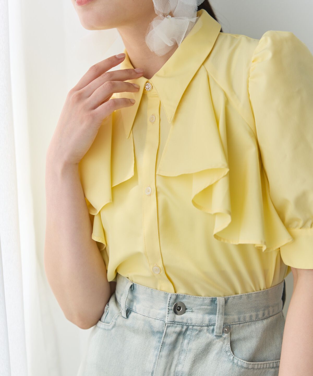 アンドクチュール「ビジューボタンフリルブラウス」|シャツ・ブラウス|