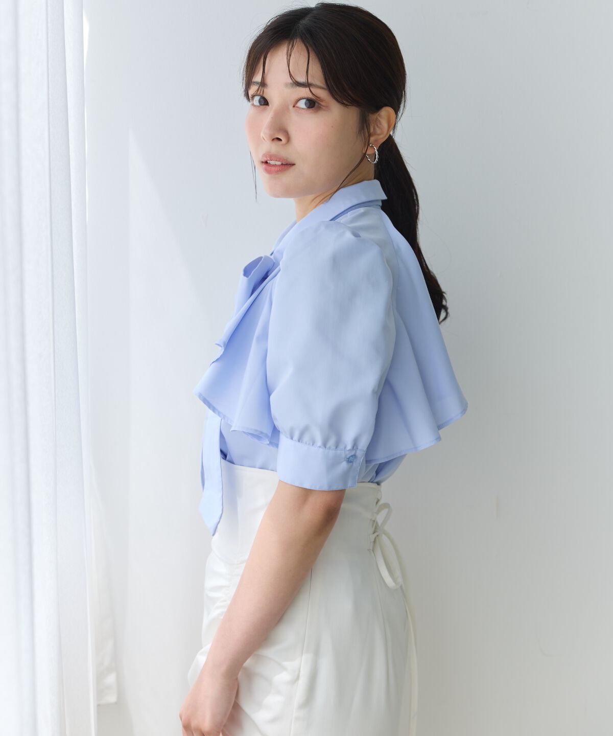 アンドクチュール「ビジューボタンフリルブラウス」|シャツ・ブラウス|