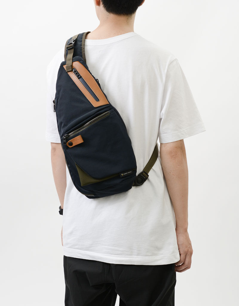 master-piece「CIRCUS スリングバック」|ショルダー・メッセンジャー|ネイビー