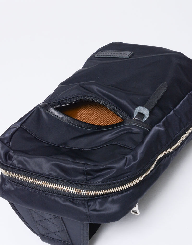 master-piece「Lightning スリングバッグ」|ショルダー・メッセンジャー|