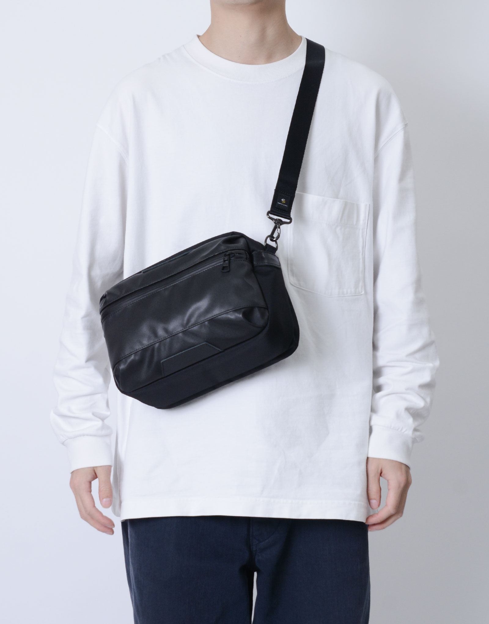 master-piece「Progress Coating ver. ショルダーバッグ二層M」|ショルダー・メッセンジャー|クロ