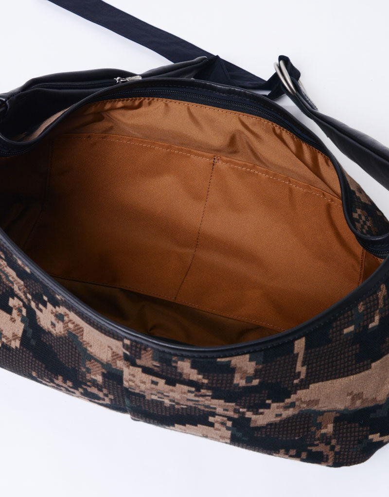 master-piece「nowartt&times;master-piece -Digital Zoo- スリングバッグ」|ショルダー・メッセンジャー|