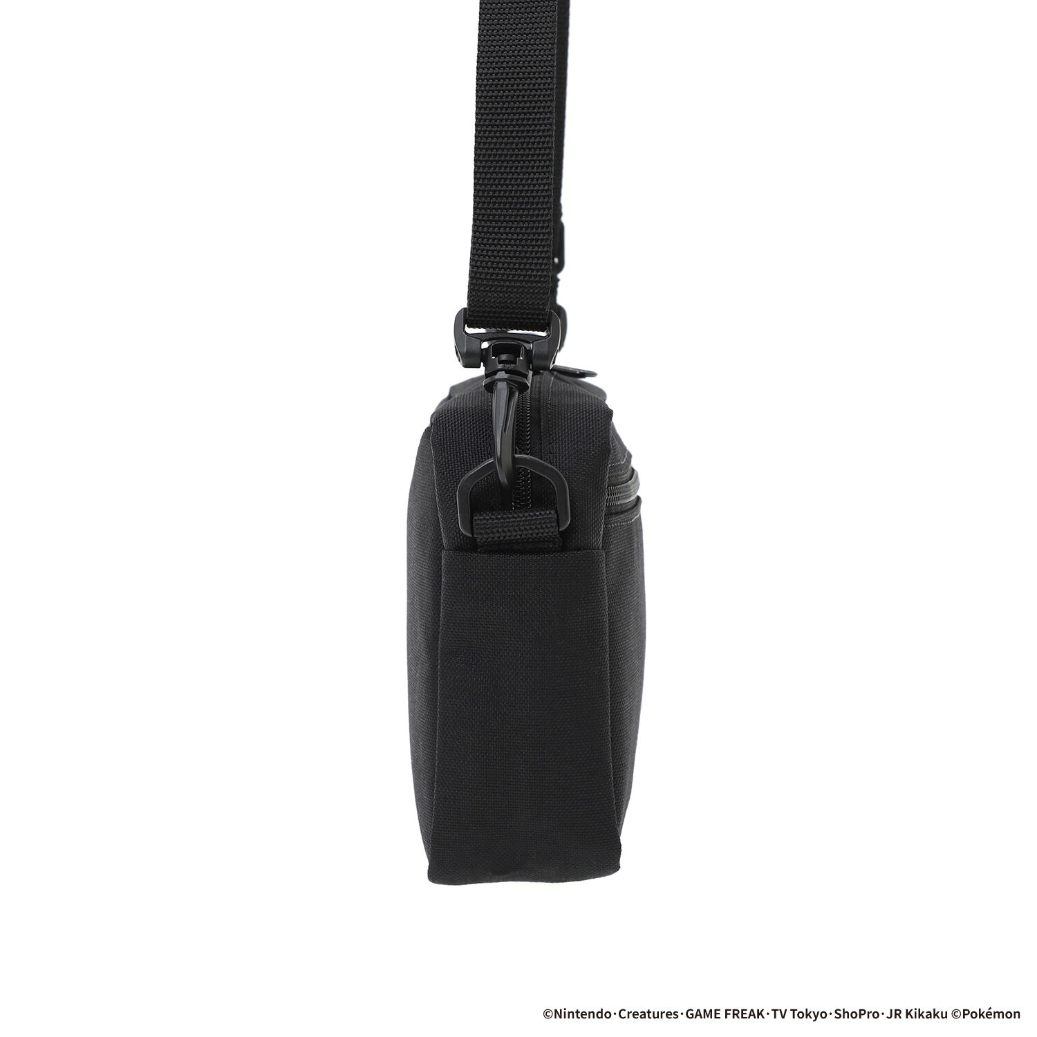 Manhattan Portage「JOGGER (L) JPN VER 2 Pokemon 25 ZA」|ショルダー・メッセンジャー|