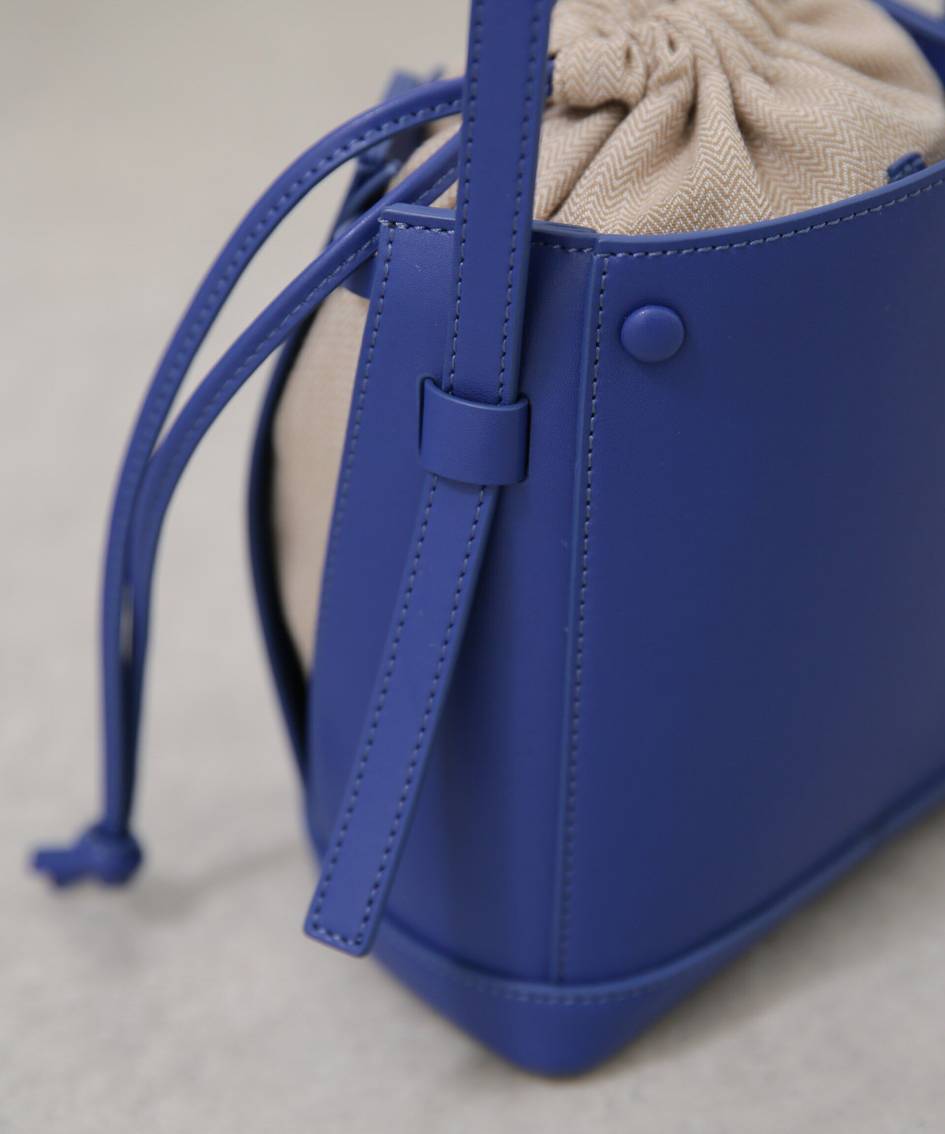 NANO universe「the dilettante/Daphne」|ショルダー・メッセンジャー|