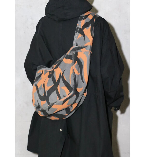 ABAHOUSE「【MADE IN STANDARD】PRINTED NEWSPAPER BAG/」|ショルダー・メッセンジャー|グレー