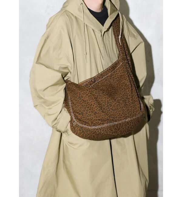 ABAHOUSE「【MADE IN STANDARD】PRINTED NEWSPAPER BAG/」|ショルダー・メッセンジャー|ブラウン