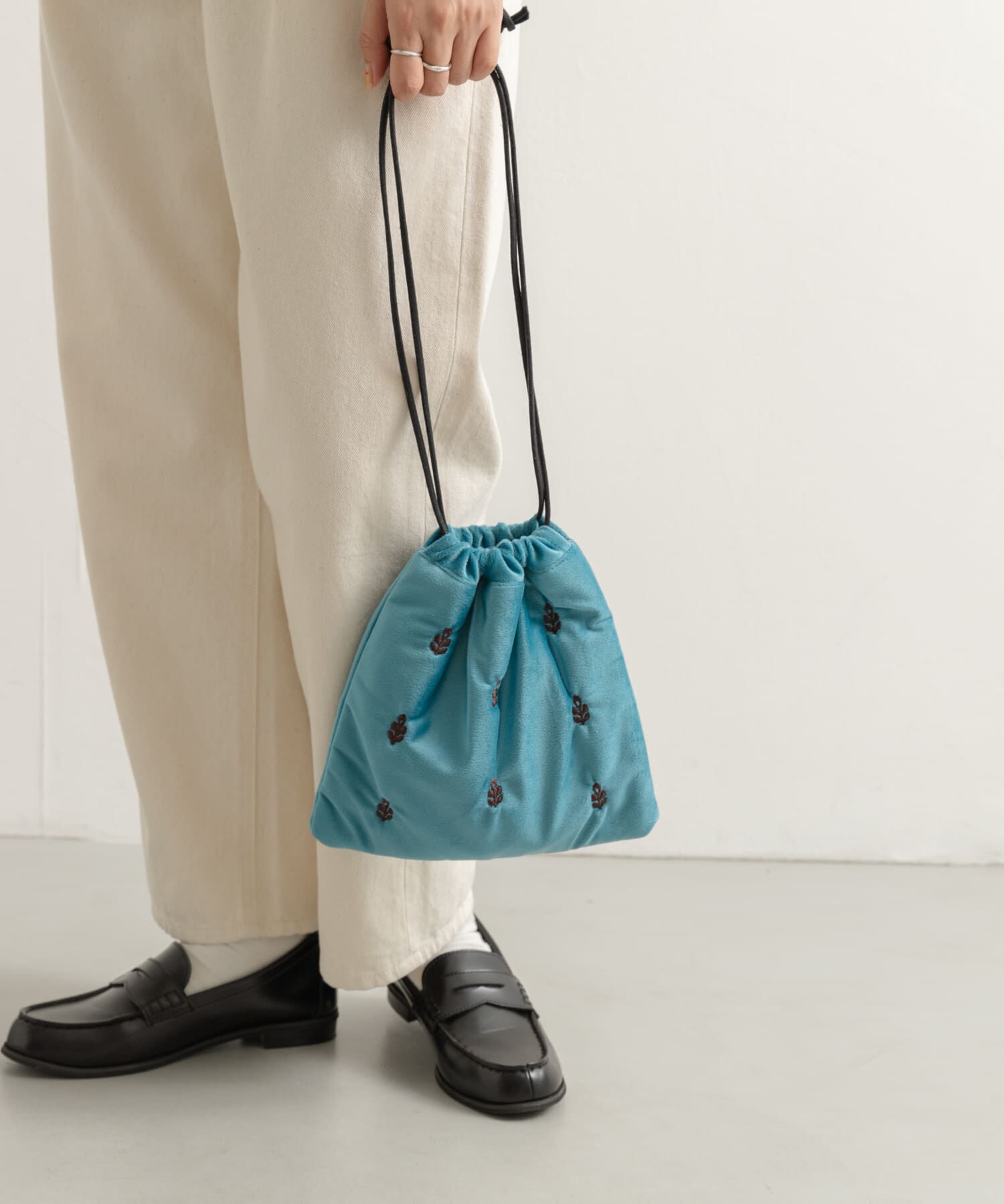 URBAN RESEARCH DOORS「『別注』beej&times;DOORS　刺繍巾着バッグ」|ショルダー・メッセンジャー|